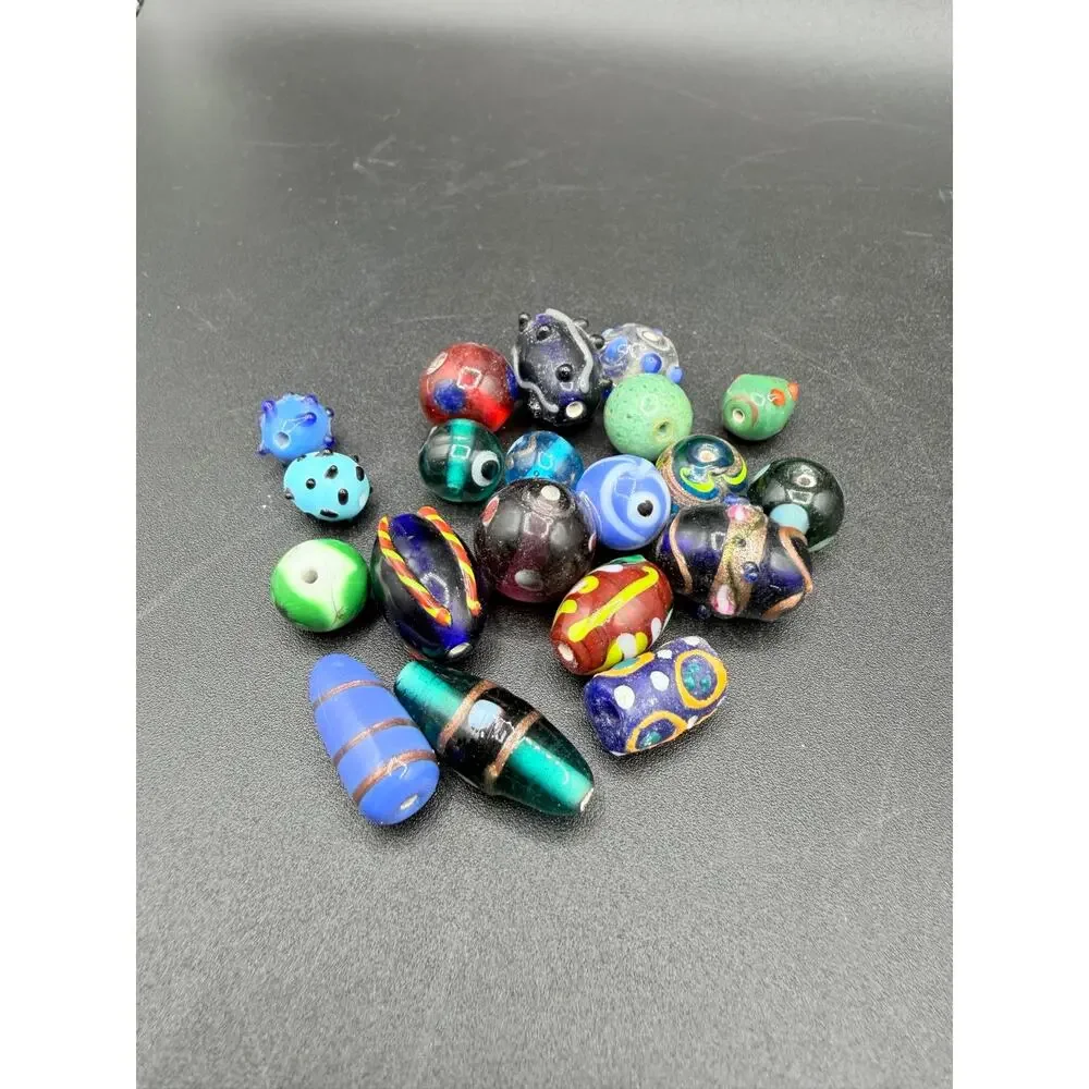 Lot of 20 Vintage Lampwork Art Glass Beads Mixed